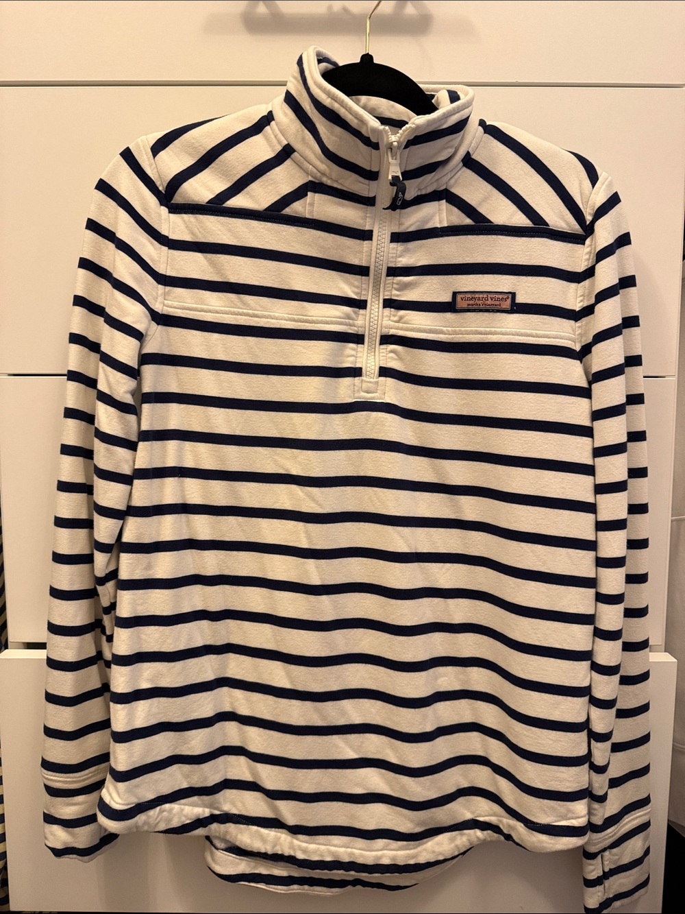 Vineyard Vines Menβs Navy and White Striped Half-Zip Pullover